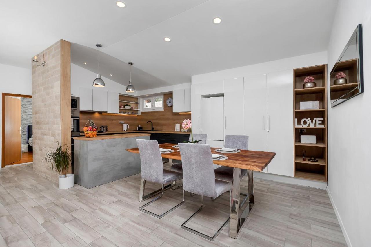 Apartments Rose Baška Voda Εξωτερικό φωτογραφία